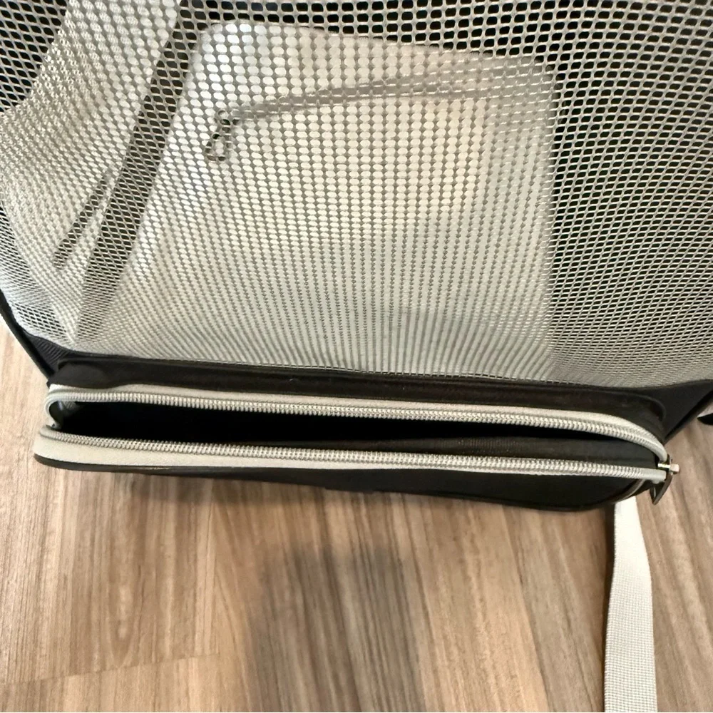 NWOT Black Pet Carrier - Picture 15 of 16